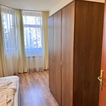 Large Size One Bed Sleep 6 In Flora Main Building Borowec