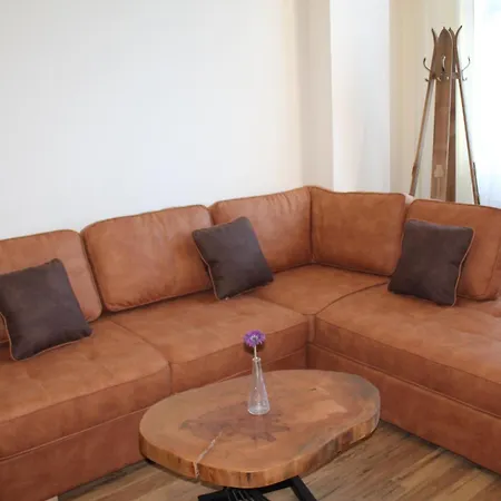 Large Size One Bed Sleep 6 In Flora Main Building