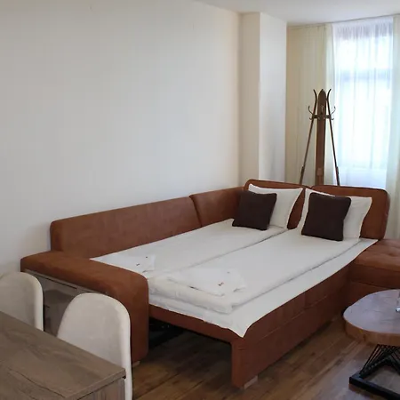 Apartament Large Size One Bed Sleep 6 In Flora Main Building