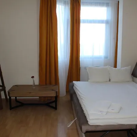 Large Size One Bed Sleep 6 In Flora Main Building