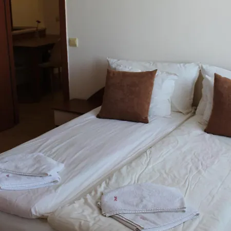 Apartament Large Size One Bed Sleep 6 In Flora Main Building *