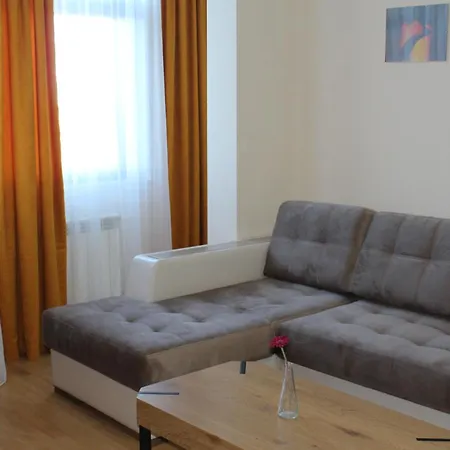 Large Size One Bed Sleep 6 In Flora Main Building Borowec