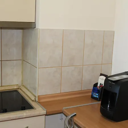 Large Size One Bed Sleep 6 In Flora Main Building *