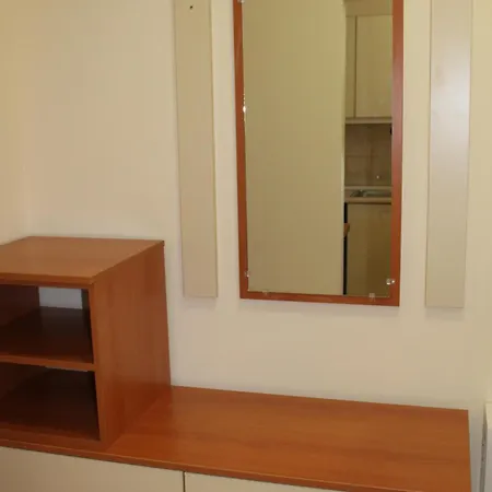 Large Size One Bed Sleep 6 In Flora Main Building Borowec