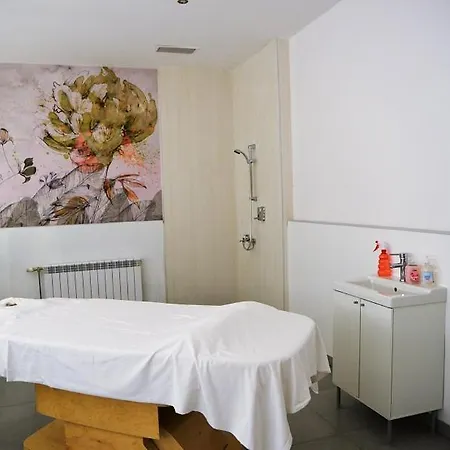 Apartament Large Size One Bed Sleep 6 In Flora Main Building *