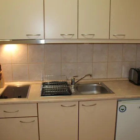 Large Size One Bed Sleep 6 In Flora Main Building