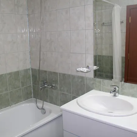 Large Size One Bed Sleep 6 In Flora Main Building *
