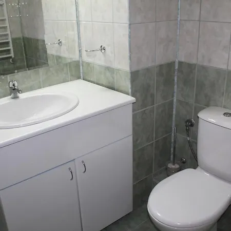 Large Size One Bed Sleep 6 In Flora Main Building *